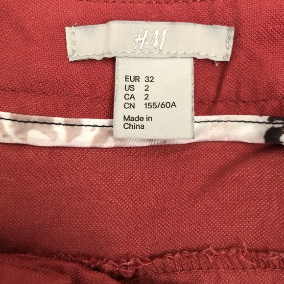 H&M Shorts Size 2 - Picture 3 of 4